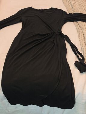 Women's Black Long-Sleeve Faux Wrap Dress with Side Tie